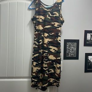 3/$15 🎉 NWT camo dress one size fits all